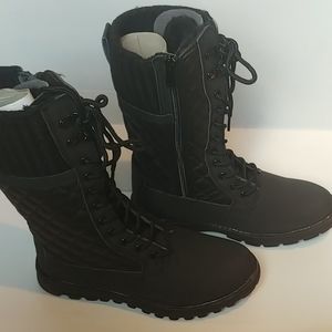 Polar Faux Fur Black Quilted Lace up boot size 7
